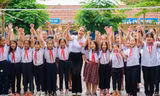 Nghệ sĩ trẻ TP. HCM mang niềm vui đến với bà con khó khăn tại Đắk Nông