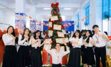 Không gian check-in Noel chuẩn ‘studio’ đầy ấn tượng ở các trường đại học 