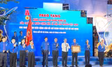 Thành Đoàn TP. HCM đón nhận Huân chương Lao động hạng Ba do Chủ tịch nước trao tặng