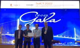 Hai sinh viên nhận giải thưởng 'Bài báo xuất sắc' tại Hội nghị quốc tế về CNTT và Truyền thông