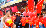 TP. HCM: Đường Hải Thượng Lãn Ông rợp màu cờ trước ngày Đại lễ 30/4