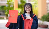 Nâng bước thủ khoa 2024: 'Chỉ có con đường học mới giúp mình thay đổi cuộc sống'