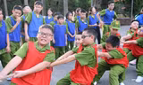 Các em trải nghiệm trong chương trình Học làm chiến sĩ Công an