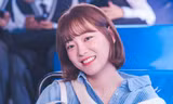 Today’s Webtoon: Kim Sejeong lặp lại chính mình trong “Hẹn Hò Chốn Công Sở” nhưng nhạt hơn