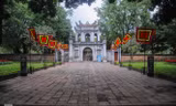 Di tích, đền chùa Hà Nội vắng lặng trong ngày mở lại 