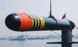 Yu-6 - loại ngư lôi hiện đại hàng đầu của Hải quân Trung Quốc, được trang bị cho tàu ngầm, có thể dùng để tấn công cả tàu ngầm và tàu nổi. Nó trông giống quả ngư lôi mà ngư dân Việt Nam vớt được. Ảnh: Sinodefence