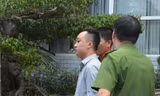 Đối tượng Đỗ Lê Vũ vừa bị Công an thành phố Đà Nẵng bắt để điều tra làm rõ hành vi "lừa đảo chiếm đoạt tài sản". 