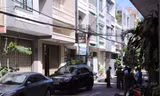 Công an khám nhà ông Trương Duy Nhất tại Đà Nẵng vào chiều 10/6. 