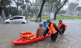 Kiệt 640 Trưng Nữ Vương ngập hoàn toàn, càng vào sâu càng ngập nặng. Ảnh: Thanh Hiền