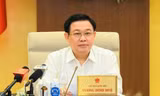 Chủ tịch Quốc hội Vương Đình Huệ phát biểu tại phiên họp Uỷ ban Thường vụ