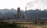 Thủ tướng Chính phủ chỉ đạo, trong 6 tháng đầu năm 2021, các địa phương phải rà soát các nguồn phát thải bụi. Ảnh: Như Ý