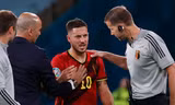 Bỉ trả giá cực đắt cho chiến thắng trước Bồ Đào Nha: De Bruyne và Hazard đều gục ngã