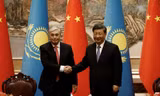 Chủ tịch Trung Quốc Tập Cận Bình đón tiếp Tổng thống Kassym-Jomart Tokayev của Kazakhstan. (Ảnh: Reuters)