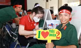 Chiến sĩ trẻ trường Quân sự năng nổ hiến máu tại ngày hội Chủ nhật Đỏ