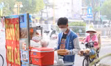 Chàng sinh viên bán bánh mì nuôi khát vọng ‘kiểm soát’ bầu trời