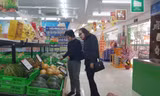 Khách hàng mua sắm đầu năm tại siêu thị Hapro Thành Công 