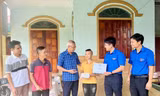 Ươm mầm yêu thương, nâng bước học sinh nghèo đến trường