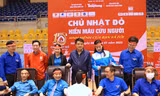 Chủ nhật Đỏ tại Hà Tĩnh: Giám đốc Công an tỉnh tham gia hiến máu