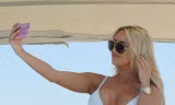 Amber Turner khoe vóc dáng bốc lửa với bikini