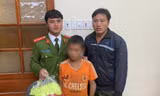 Cháu bé ở Sơn La tìm được người thân sau 2 ngày đi lạc