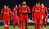 Các cầu thủ Liverpool tỏ ra đầy thất vọng sau khi bị loại khỏi Europa League.