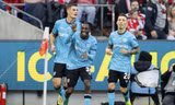 Frimpong và Grimaldo tỏa sáng mang về chiến thắng cho Leverkusen.