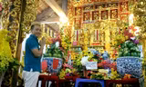 Trấn Thành, Lâm Chi Khanh ‘hứng đá’ vì trang phục