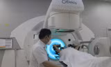 Vừa phẫu thuật lấy khối u não, vừa xạ trị 3D 'tiêu diệt' khối ung thư