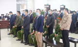 Các bị cáo tại toà 