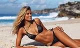 Chân dài nước Úc Natalie Roser nóng rực với áo tắm