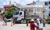 Xe máy va chạm với ô tô tải, nữ dược sĩ tử vong