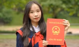 Nữ sinh người Tày hân hoan đón mùa Tết sinh viên đầu tiên