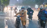 Mưa liên tục tại TPHCM vào những ngày đầu tháng 6