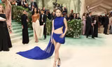 Váy cắt xẻ táo bạo của Jennie BLACKPINK tại Met Gala 2024 không sai dress code
