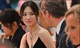 Giải mã sức hút phong cách của Song Hye Kyo, dù 41 tuổi vẫn là "tường thành nhan sắc"