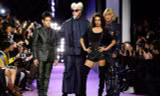 Tom Ford, Marc Jacobs, Donatella Versace đều từng bất ngờ xuất hiện trong phim