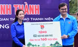 Tặng công trình thắp sáng đường quê, không gian thể thao thanh niên tại Tuyên Quang