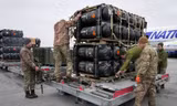 Nga phóng tên lửa tầm xa phá hủy kho vũ khí phương Tây ở Ukraine