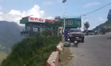 Công trình 'chui' Panorama Mã Pì Lèng sắp bị tháo dỡ bất ngờ được sơn màu xanh