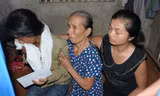 Mất con trai duy nhất, bà Nguyễn Thị Kim không nơi nương tựa, rất cần được giúp đỡ. Ảnh: Quang Long.