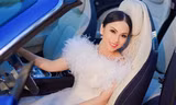 'Nữ ca sĩ tỷ phú V-biz' không chỉ 'flex' sang chảnh mà còn tình tứ bên tài tử đình đám một thời