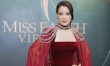 'Chân dài đắt show bậc nhất thập niên 1990' xuất hiện 'căng đét' nhưng 'phớt lờ tình trẻ'
