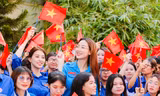 Các 'nàng Hậu' Việt xúc động trong lễ chào cờ 'Tôi yêu Tổ quốc tôi', hướng đến Đại lễ 30/4