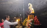 Tháp Bà Ponagar Nha Trang đón hàng chục nghìn người đến dâng hương