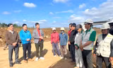 Thăm hỏi, tặng quà thanh niên công nhân hỗ trợ hoàn thành 3.000km cao tốc