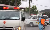 Xe vận chuyển người nghi mắc COVID - 19 ở tỉnh Bắc Giang đi cách ly tập trung