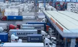 Hàng trăm container chuối, mít, sầu riêng chuẩn bị xuất khẩu bất ngờ bị 'tuýt còi' 