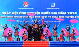 Màn trình diễn của 1.000 tình nguyện viên trên cao nguyên trắng Bắc Hà