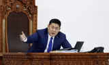 Thủ tướng Mông Cổ Luvsannamsrain Oyun-Erdene phát biểu trước Quốc hội trước khi diễn ra cuộc bỏ phiếu bất tín nhiệm ngày 2/6. (Ảnh: Reuters)