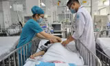 Cứu sống bé gái liên tục ói ra máu không rõ nguyên nhân